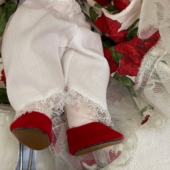 Madame Alexander restrung 8" Scarlett Picnic Shadow doll with stand. - Picture 8 of 8